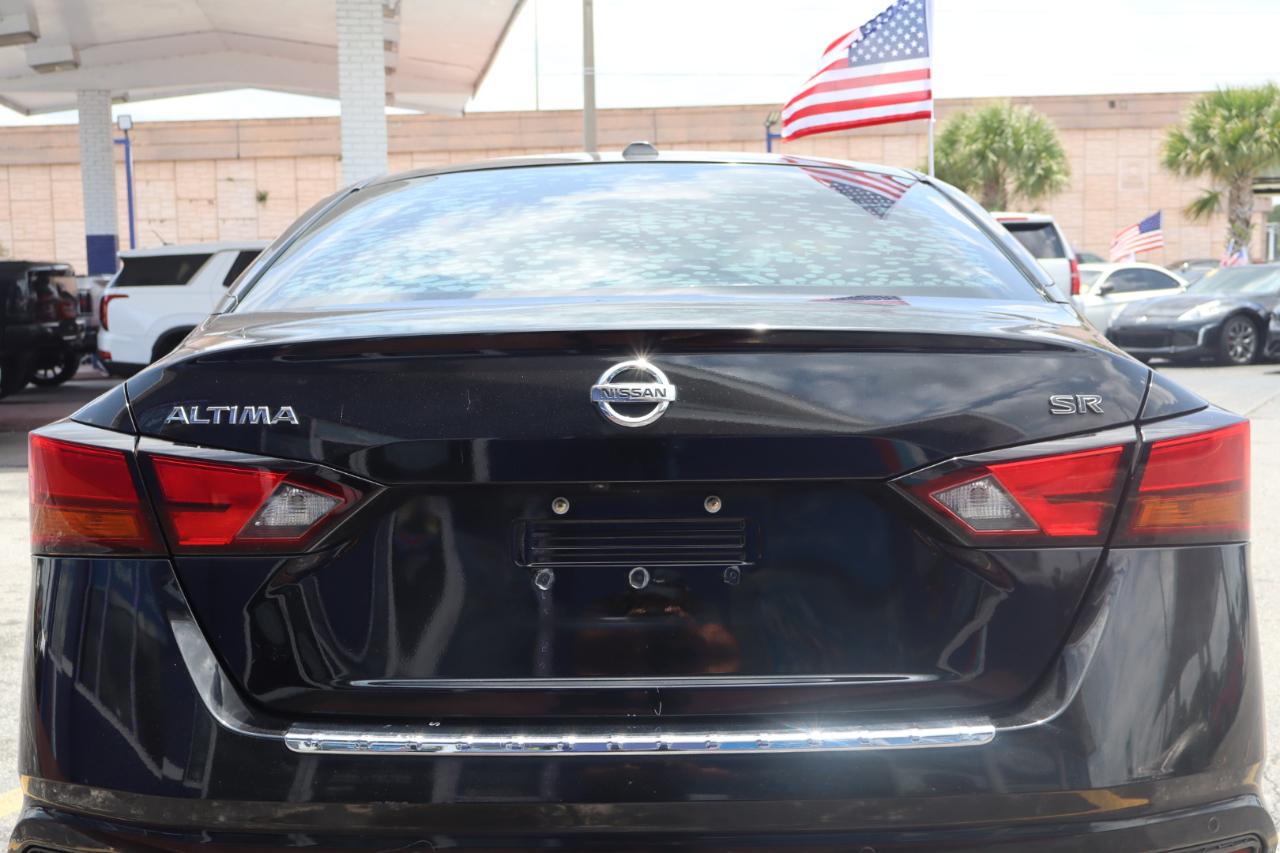 Nissan Altima 2.5 SR Sedan 2021