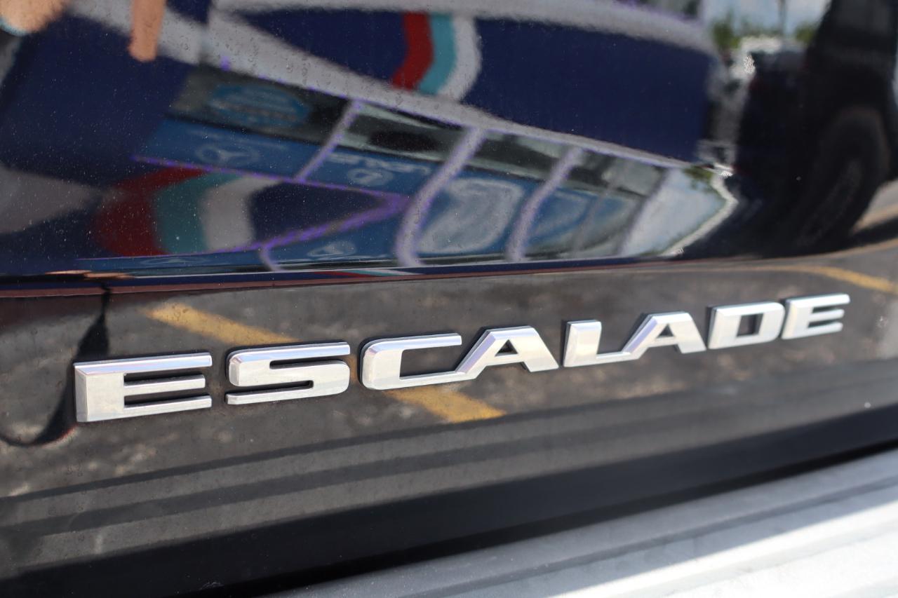 Cadillac Escalade ESV 2WD 4dr Premium Luxury 2017
