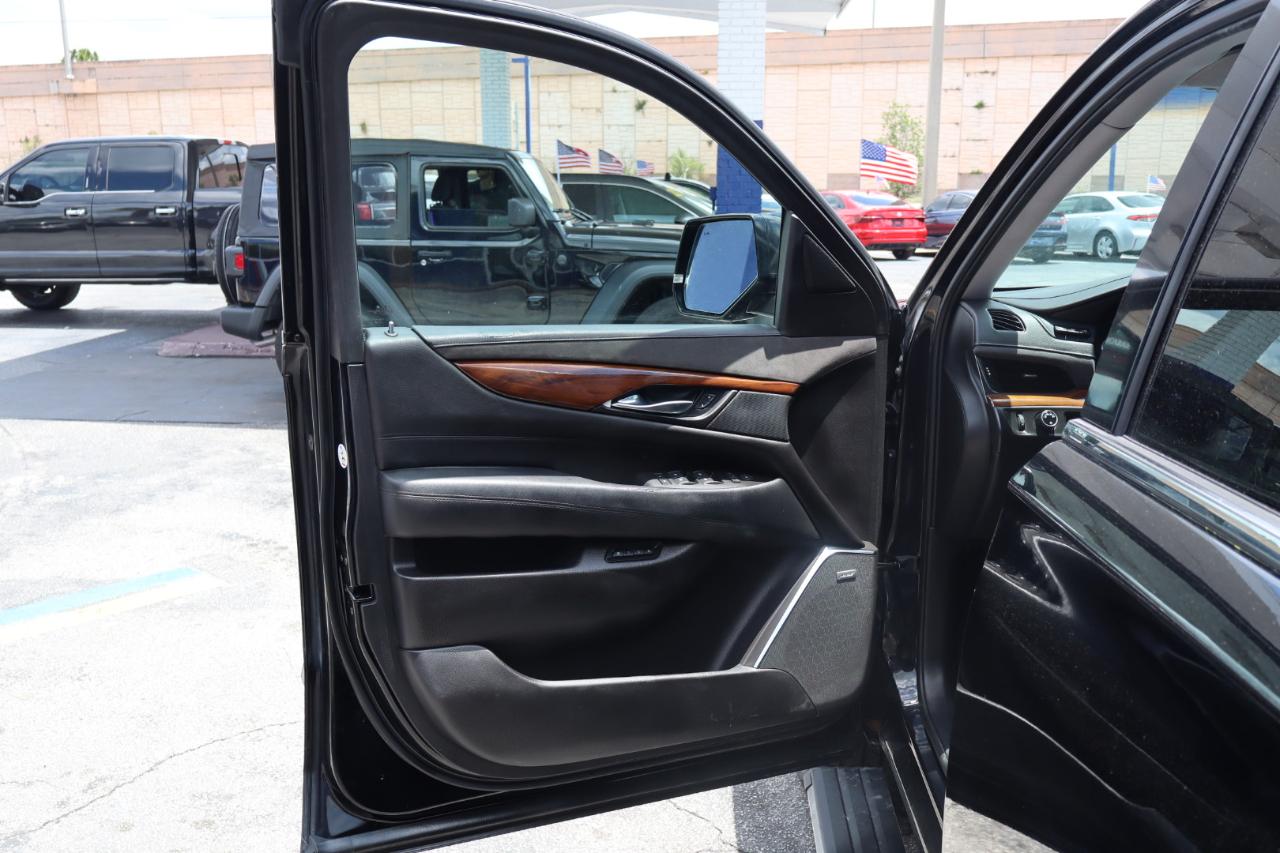 Cadillac Escalade ESV 2WD 4dr Premium Luxury 2017