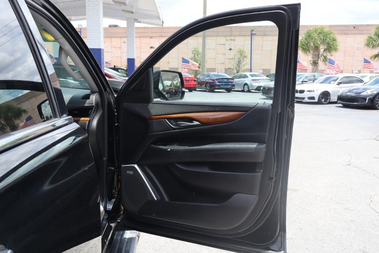 Cadillac Escalade ESV 2WD 4dr Premium Luxury 2017