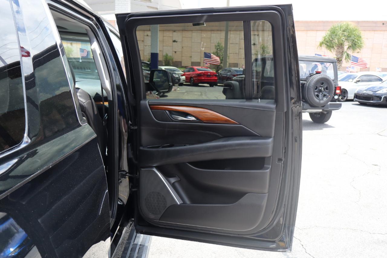 Cadillac Escalade ESV 2WD 4dr Premium Luxury 2017