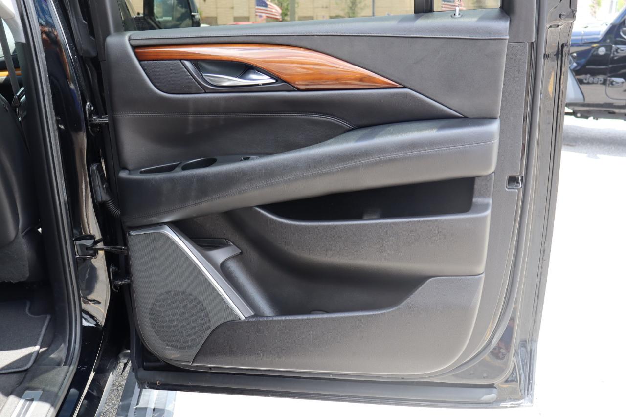 Cadillac Escalade ESV 2WD 4dr Premium Luxury 2017