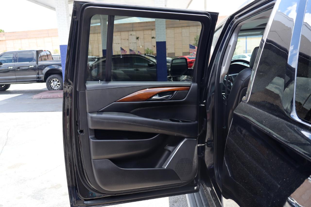 Cadillac Escalade ESV 2WD 4dr Premium Luxury 2017