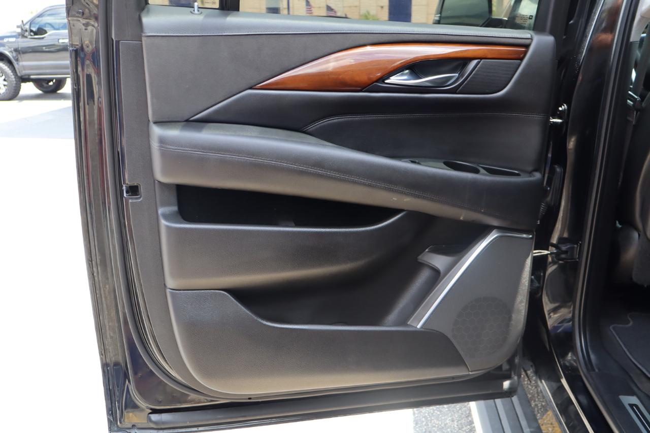 Cadillac Escalade ESV 2WD 4dr Premium Luxury 2017