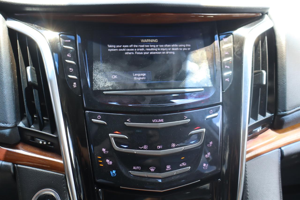 Cadillac Escalade ESV 2WD 4dr Premium Luxury 2017