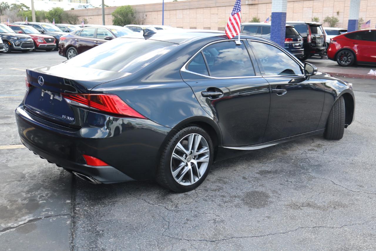 Lexus IS IS 300 RWD 2019