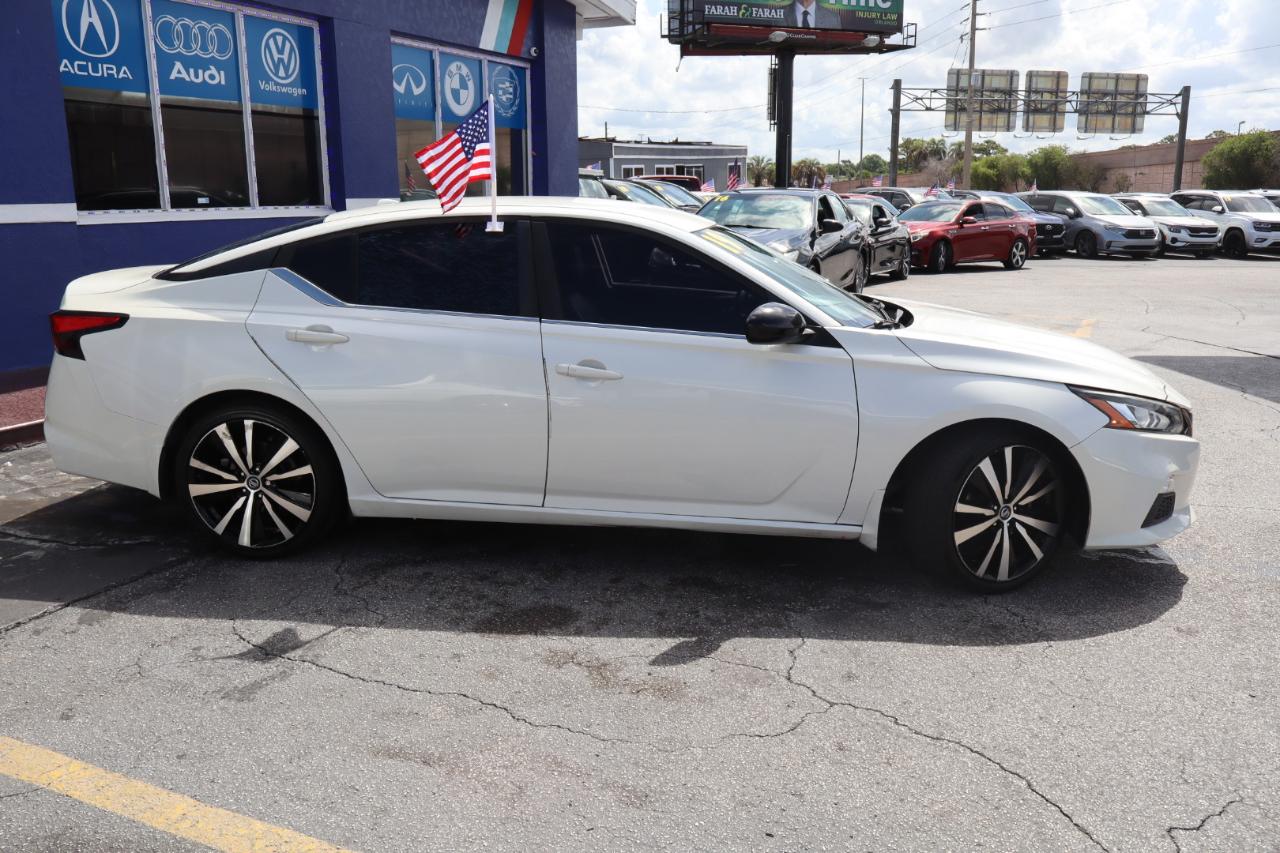 Nissan Altima 2.5 SR Sedan 2020