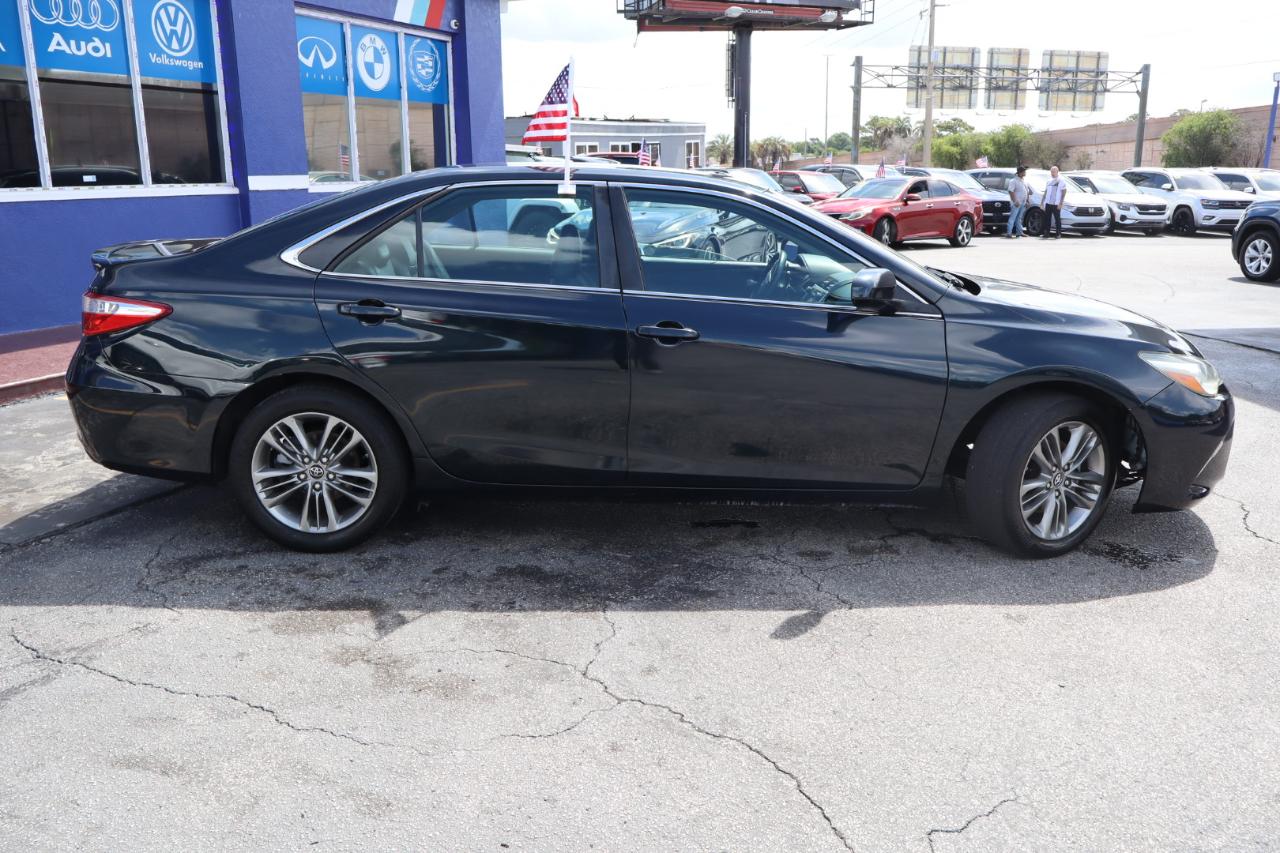 Toyota Camry 4dr Sdn I4 Auto SE w/Special Edition Pkg (Natl) 2016