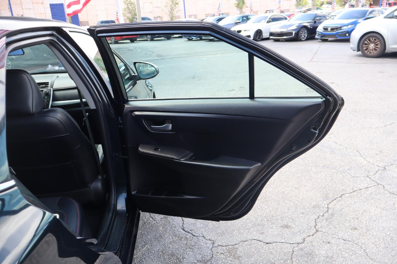 Toyota Camry 4dr Sdn I4 Auto SE w/Special Edition Pkg (Natl) 2016