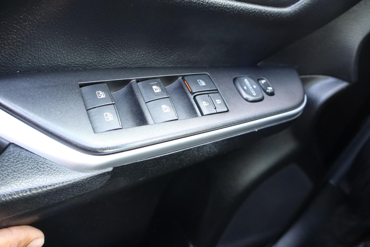 Toyota Camry 4dr Sdn I4 Auto SE w/Special Edition Pkg (Natl) 2016