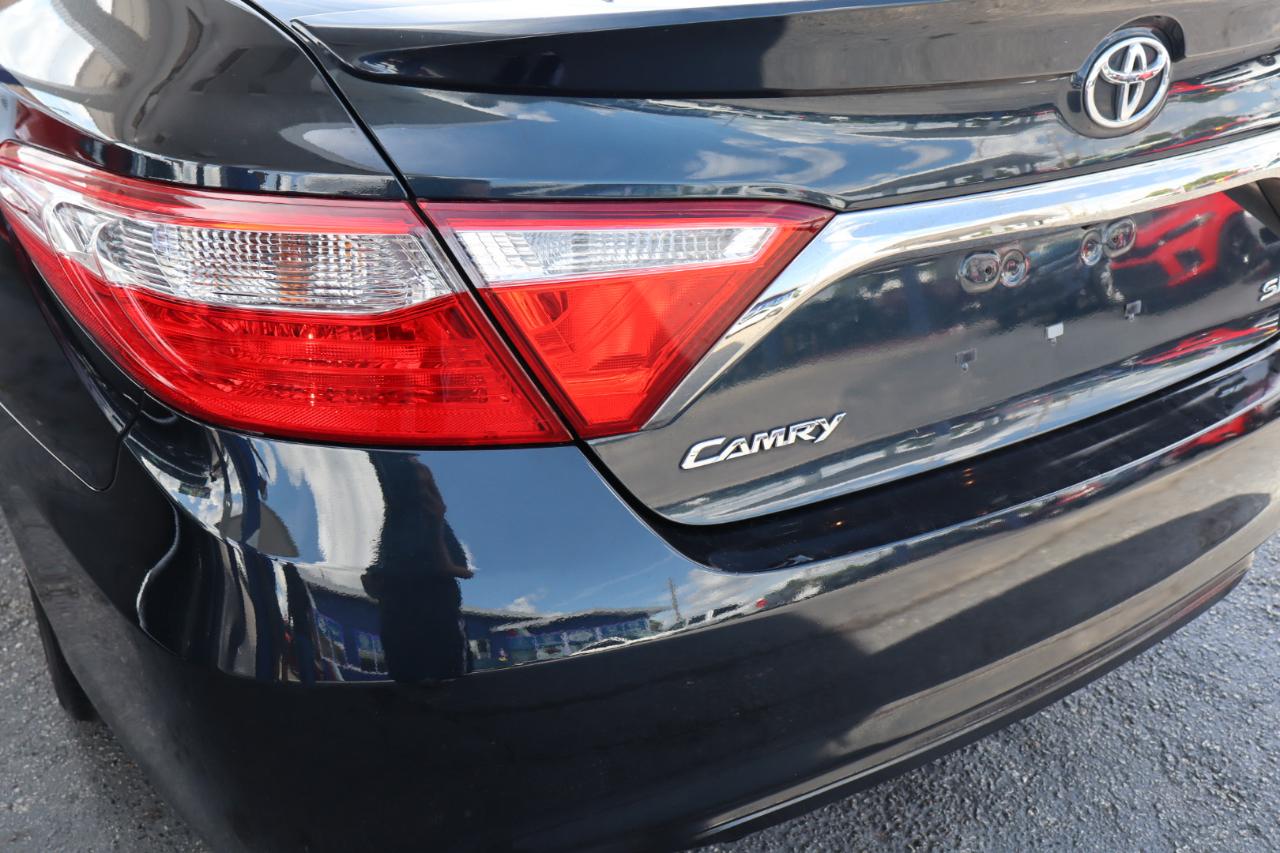 Toyota Camry 4dr Sdn I4 Auto SE w/Special Edition Pkg (Natl) 2016
