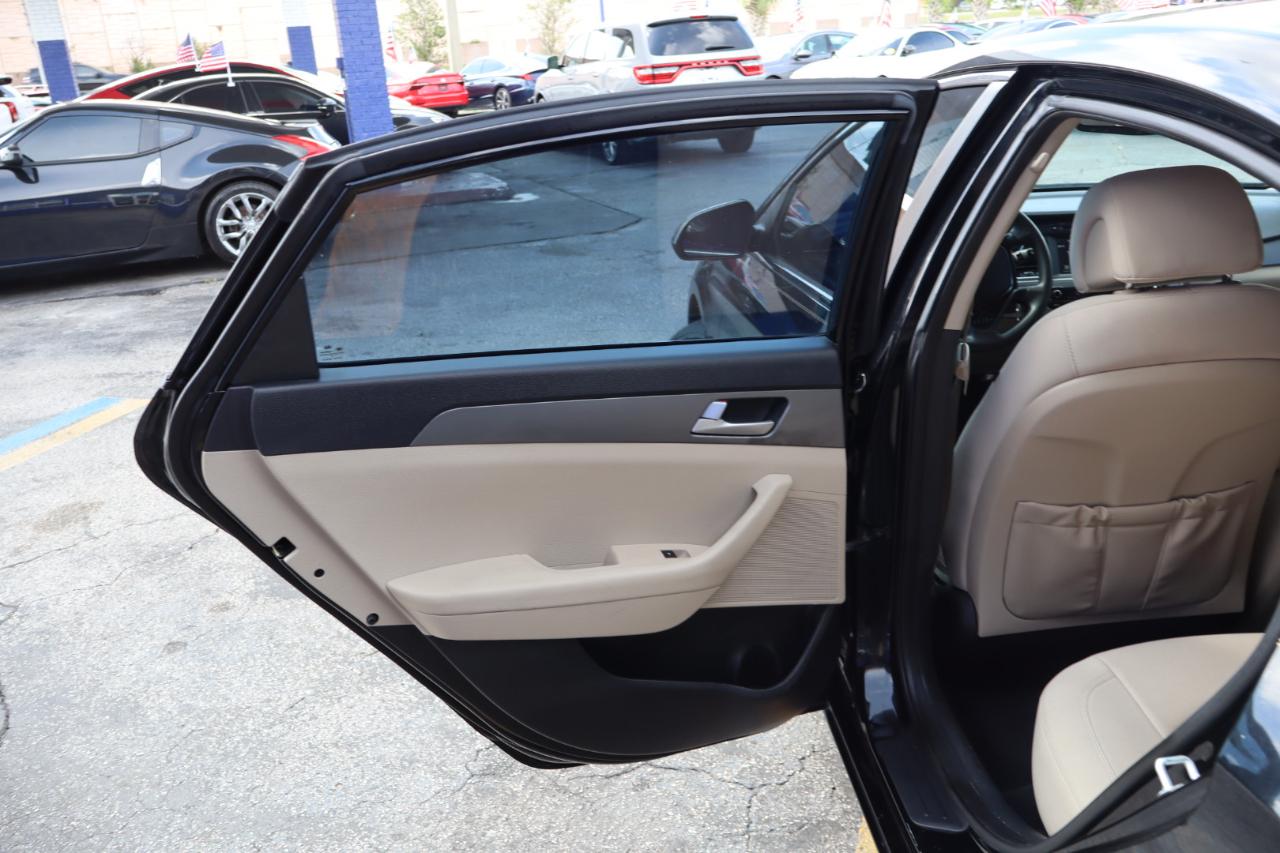 Hyundai Sonata 4dr Sdn 2.4L SE 2016