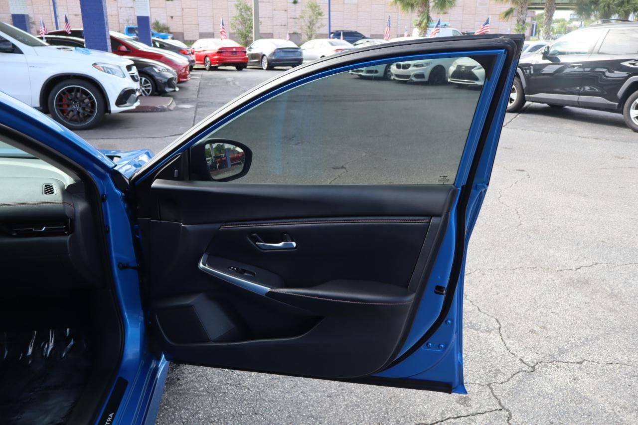 Nissan Sentra SR CVT 2022