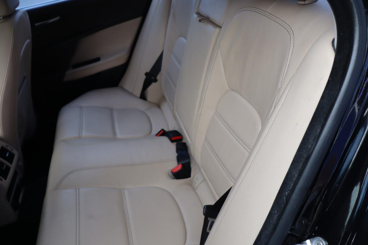 Jaguar XE 25t Prestige RWD 2018