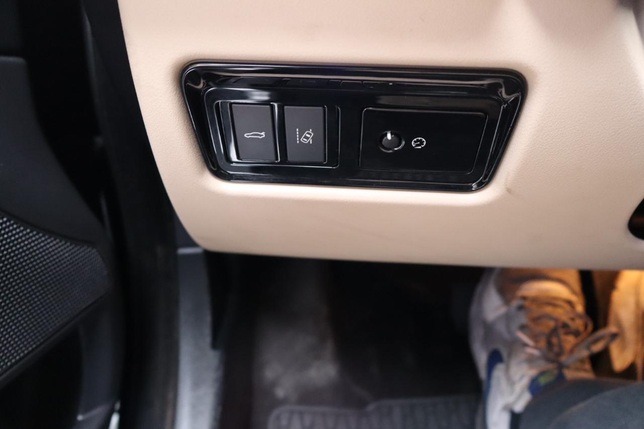 Jaguar XE 25t Prestige RWD 2018