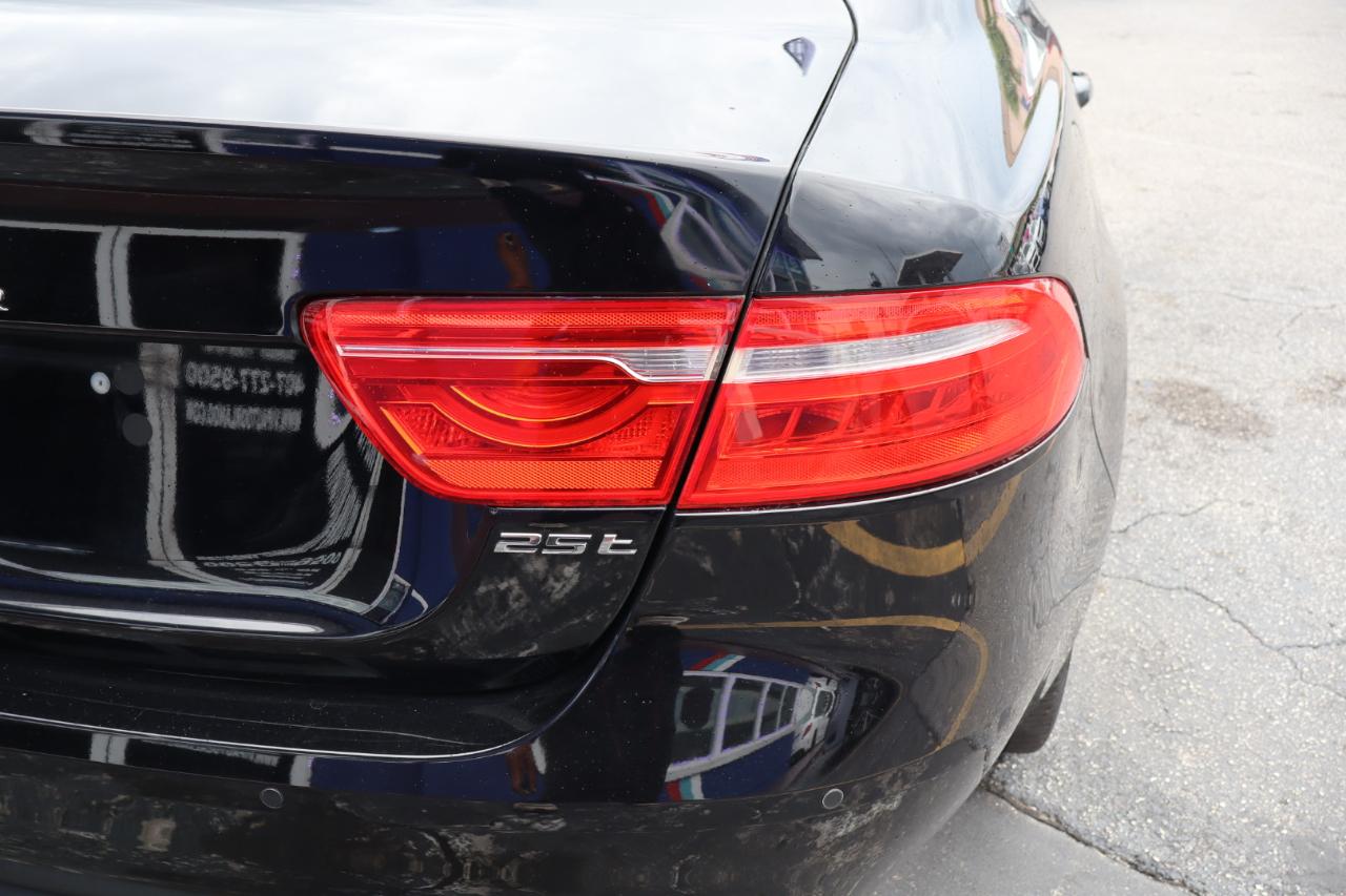 Jaguar XE 25t Prestige RWD 2018