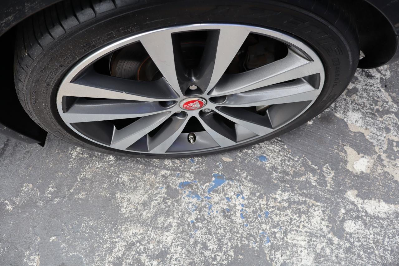 Jaguar XE 25t Prestige RWD 2018