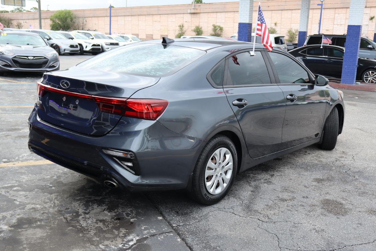 Kia Forte LXS IVT 2020