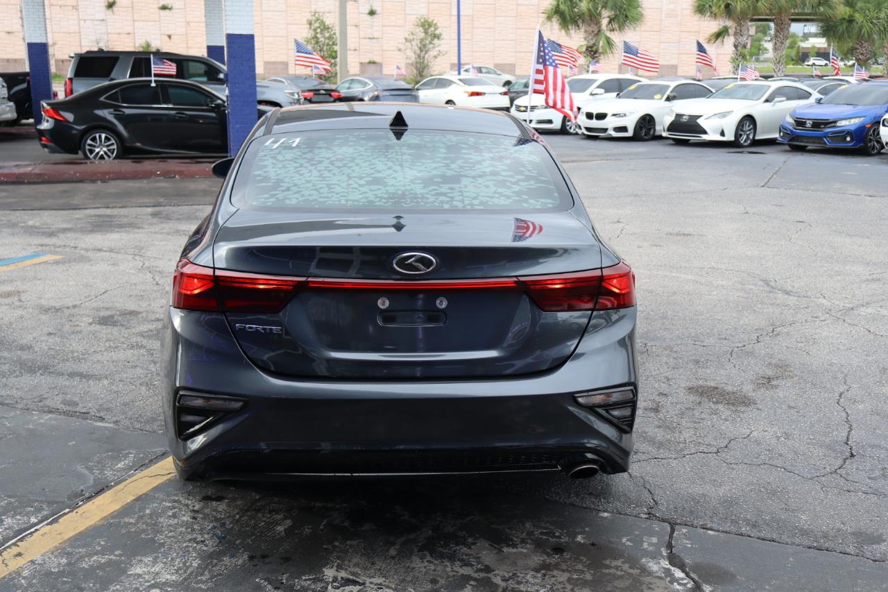 Kia Forte LXS IVT 2020