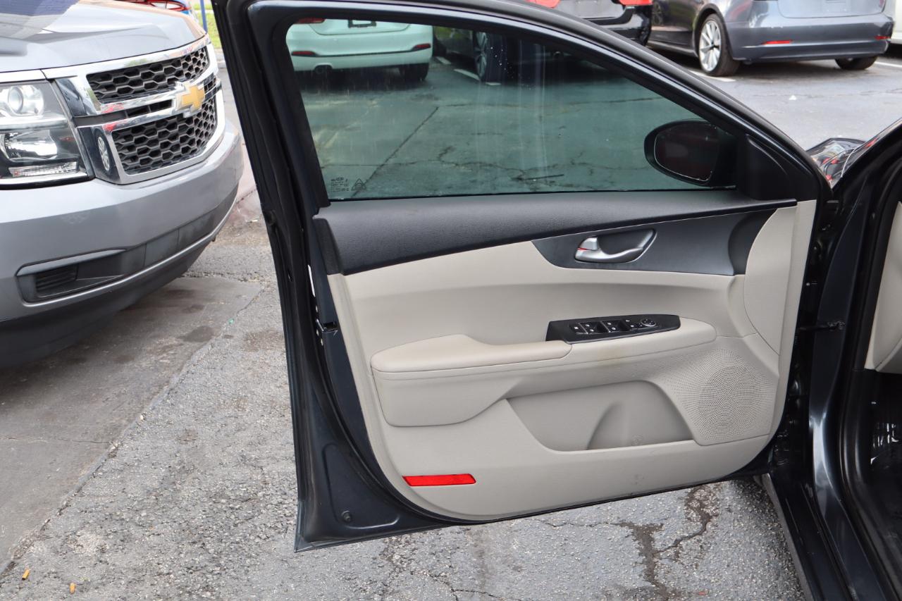 Kia Forte LXS IVT 2020