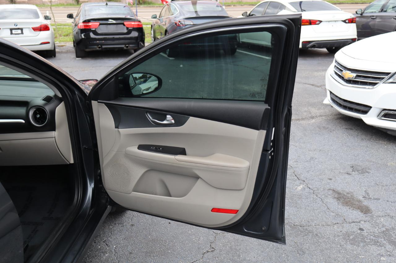 Kia Forte LXS IVT 2020
