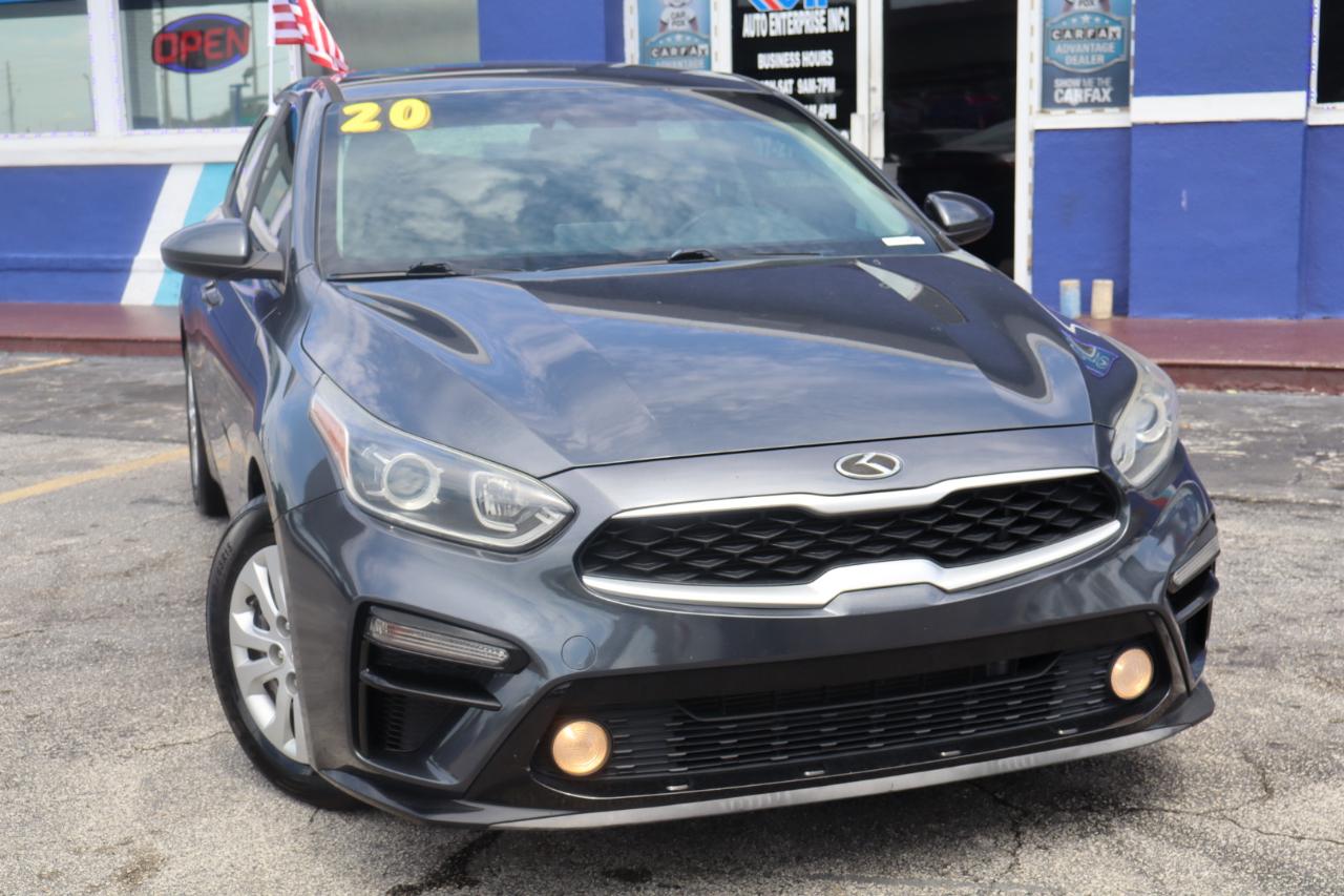Kia Forte LXS IVT 2020