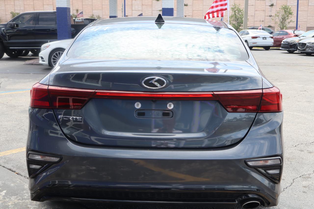 Kia Forte LXS IVT 2020