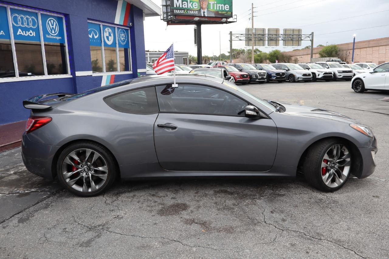 Hyundai Genesis Coupe 2dr 3.8L Auto Ultimate w/Tan Seats 2015