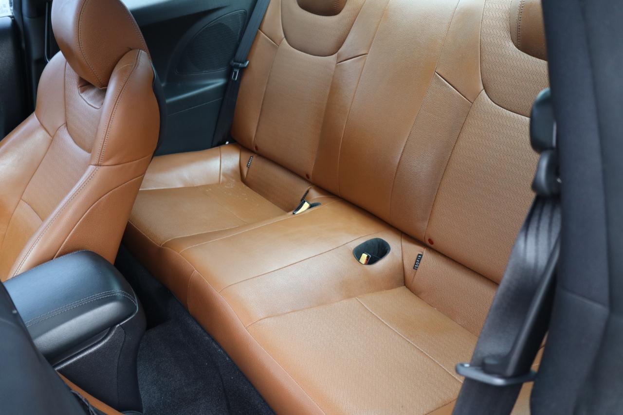 Hyundai Genesis Coupe 2dr 3.8L Auto Ultimate w/Tan Seats 2015