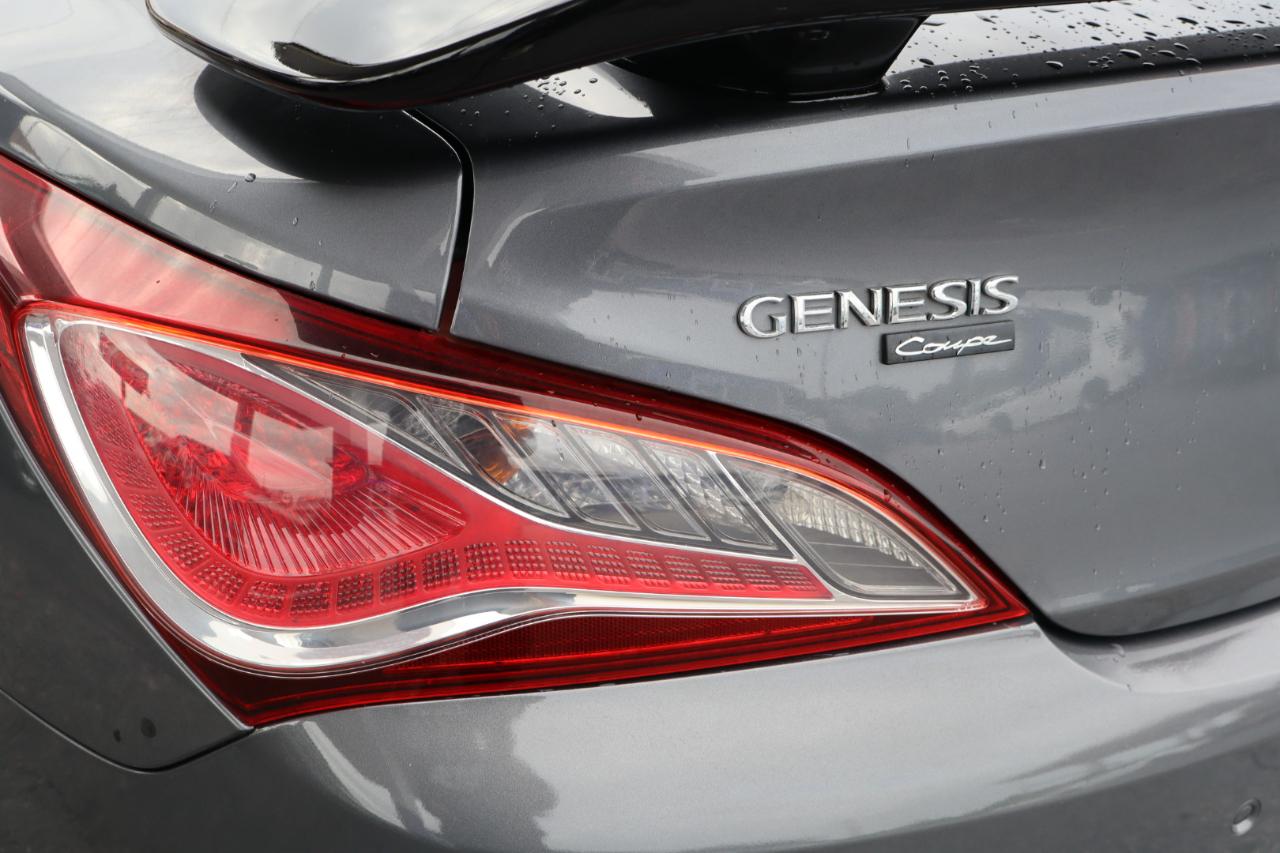 Hyundai Genesis Coupe 2dr 3.8L Auto Ultimate w/Tan Seats 2015