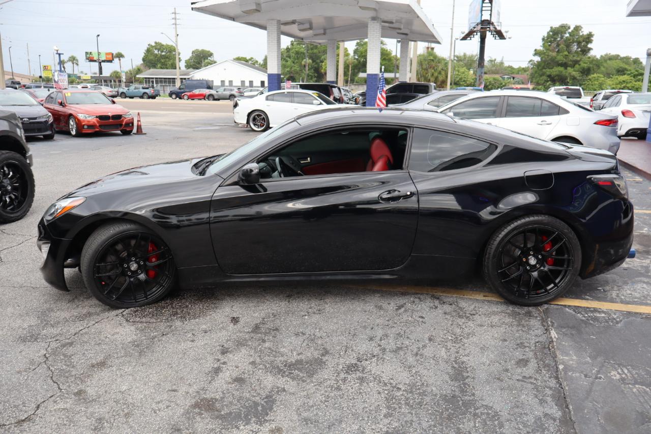 Hyundai Genesis Coupe 2dr I4 2.0T Man R-Spec 2013