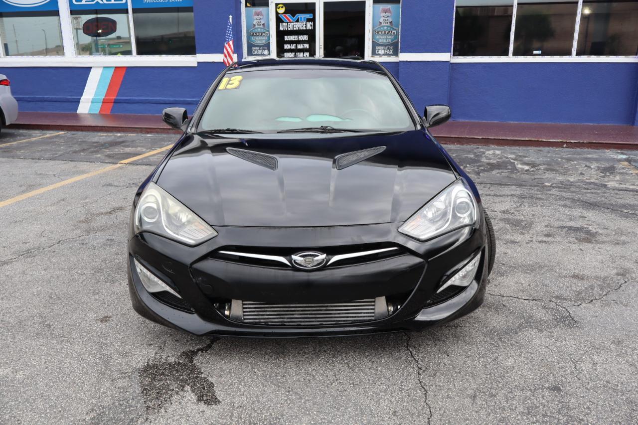 Hyundai Genesis Coupe 2dr I4 2.0T Man R-Spec 2013