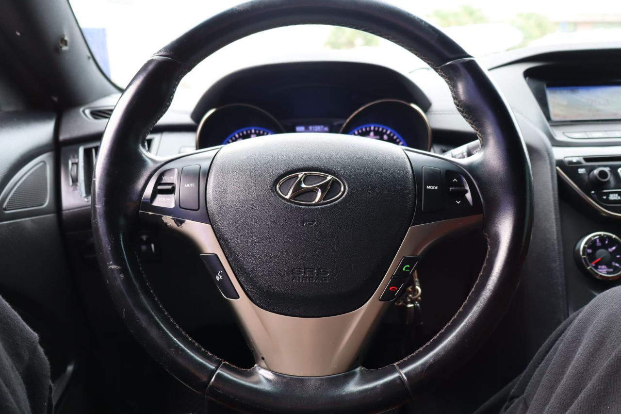 Hyundai Genesis Coupe 2dr I4 2.0T Man R-Spec 2013