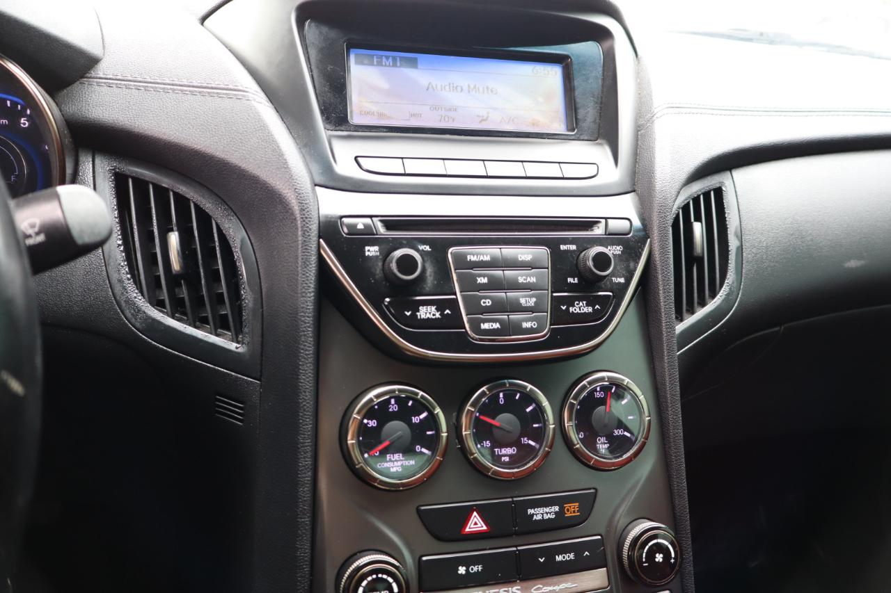 Hyundai Genesis Coupe 2dr I4 2.0T Man R-Spec 2013