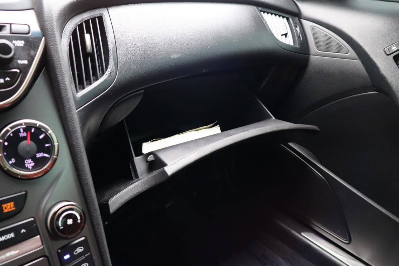 Hyundai Genesis Coupe 2dr I4 2.0T Man R-Spec 2013