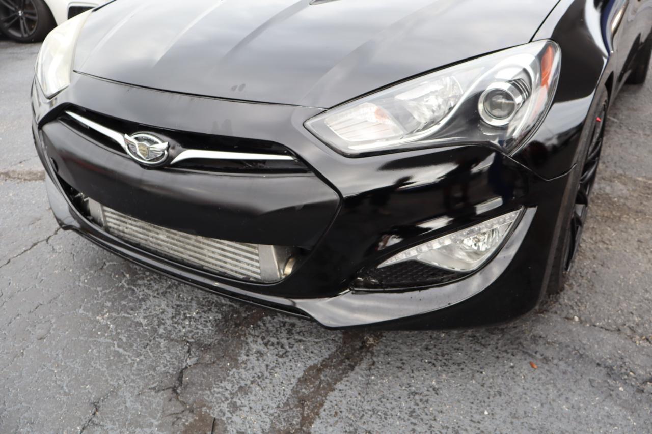Hyundai Genesis Coupe 2dr I4 2.0T Man R-Spec 2013