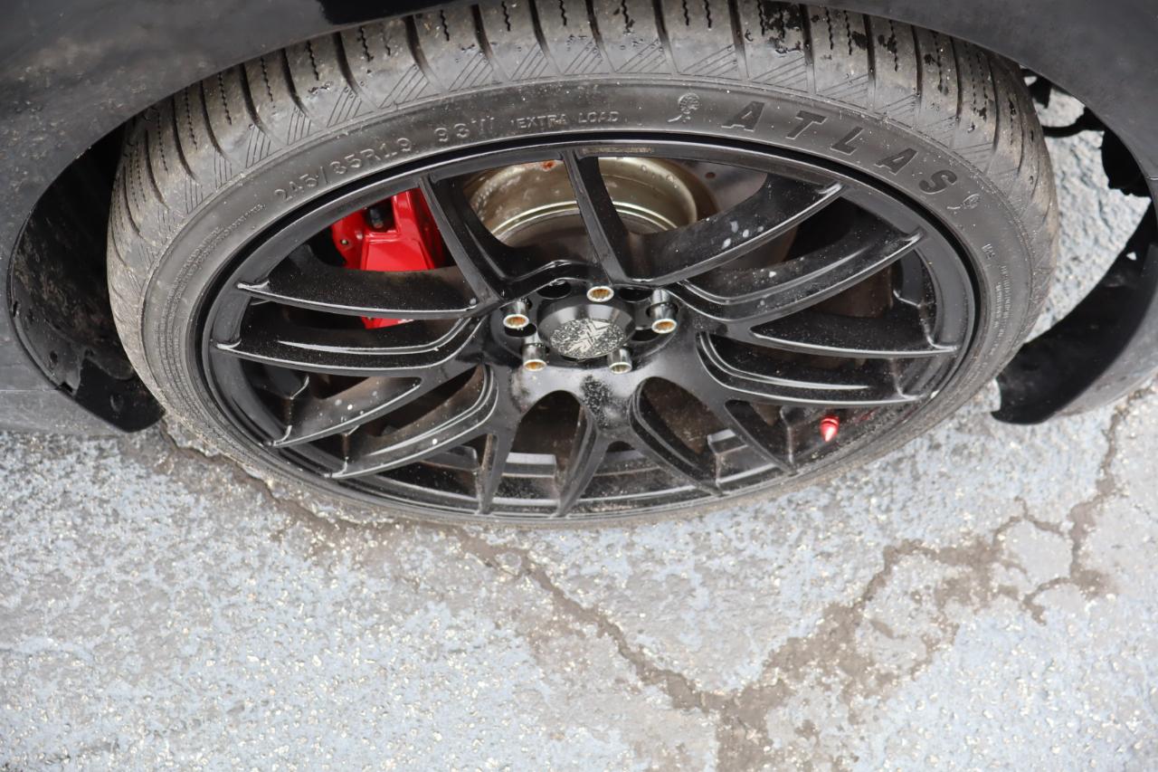 Hyundai Genesis Coupe 2dr I4 2.0T Man R-Spec 2013