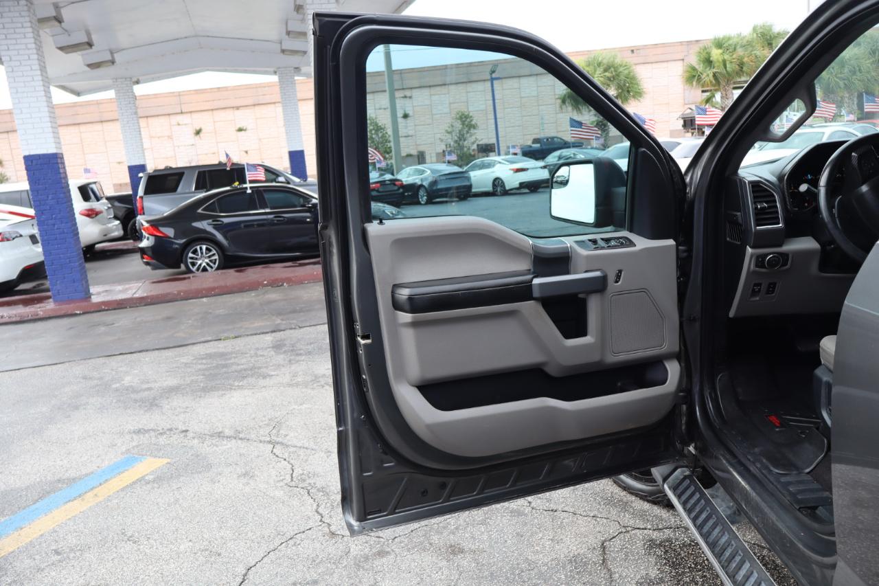 Ford F-150 2WD SuperCrew 145" XLT 2016