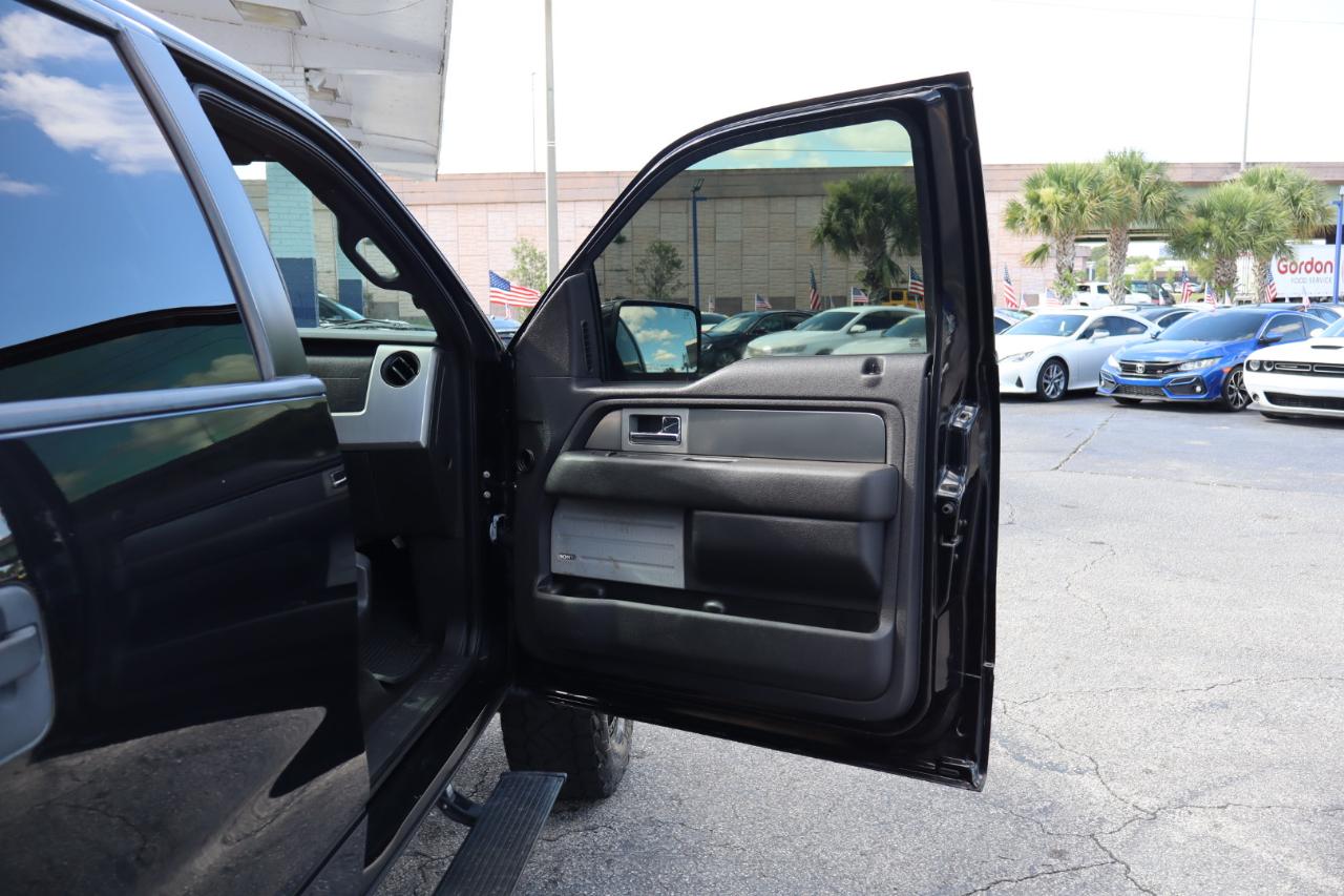 Ford F-150 4WD SuperCrew 145" SVT Raptor 2013