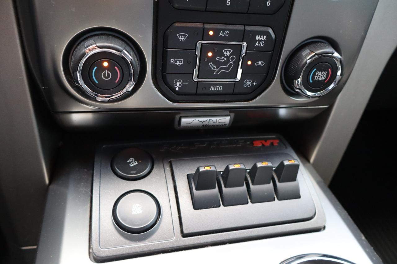 Ford F-150 4WD SuperCrew 145" SVT Raptor 2013