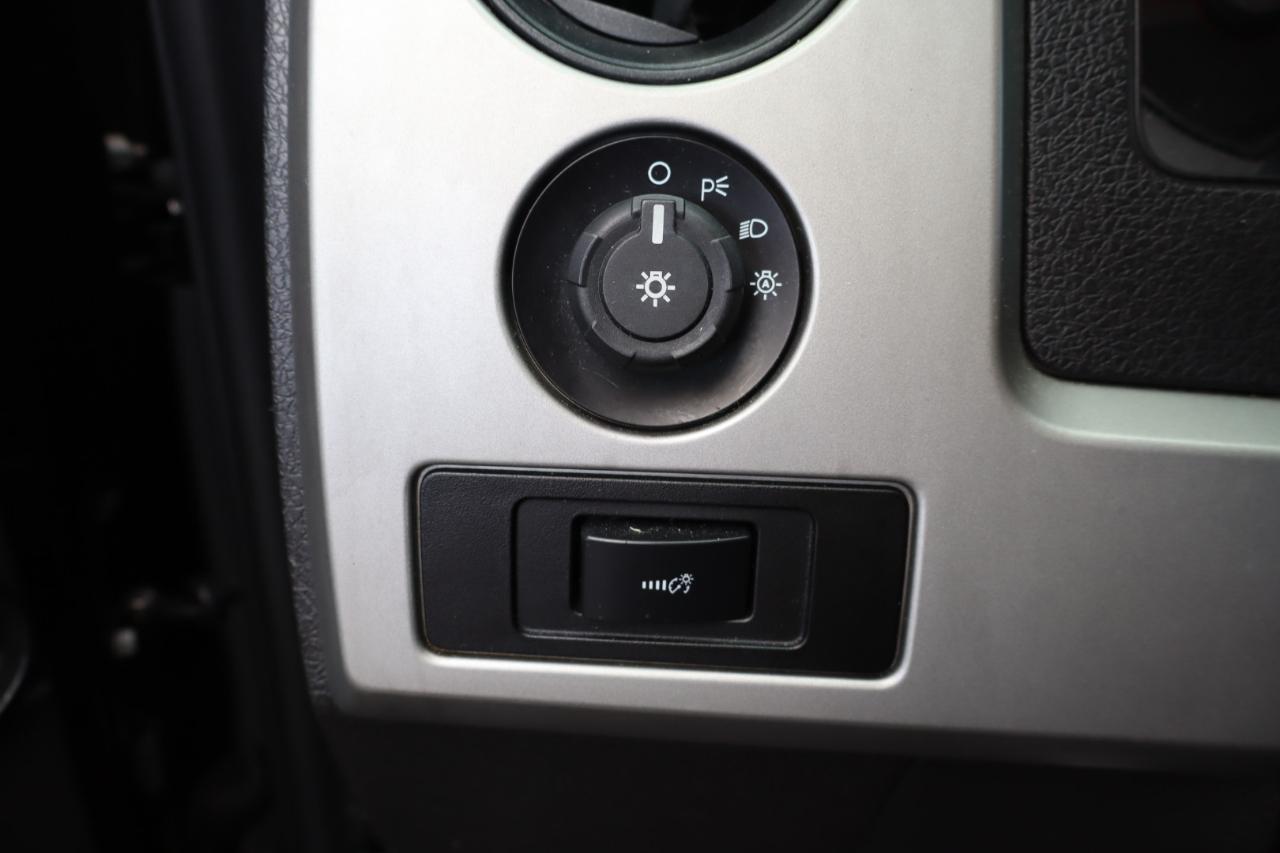 Ford F-150 4WD SuperCrew 145" SVT Raptor 2013