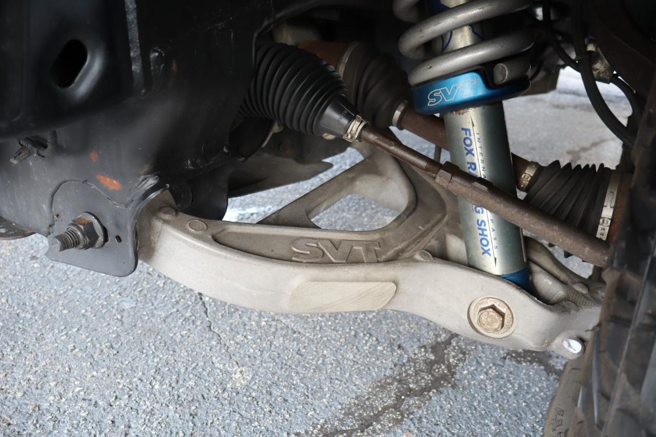 Ford F-150 4WD SuperCrew 145" SVT Raptor 2013