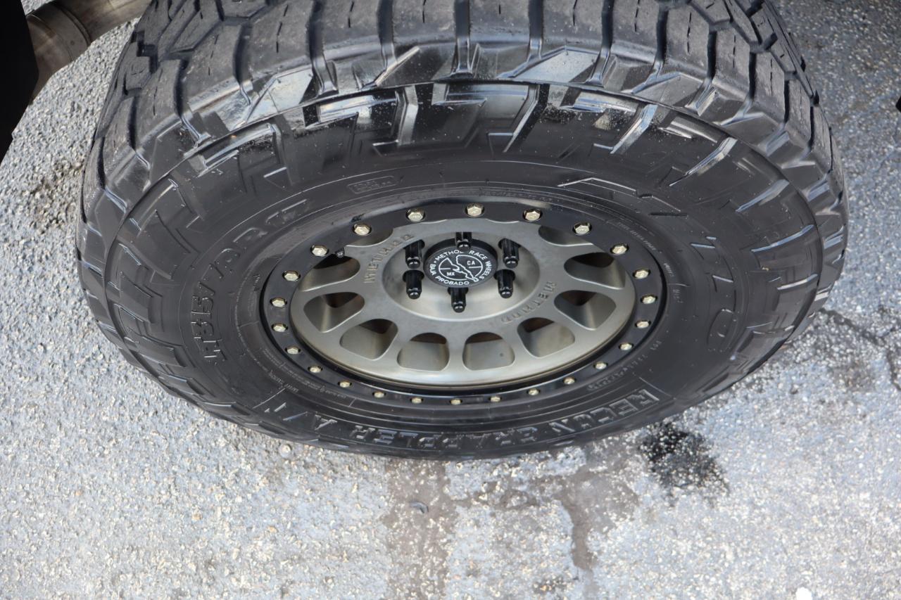 Ford F-150 4WD SuperCrew 145" SVT Raptor 2013