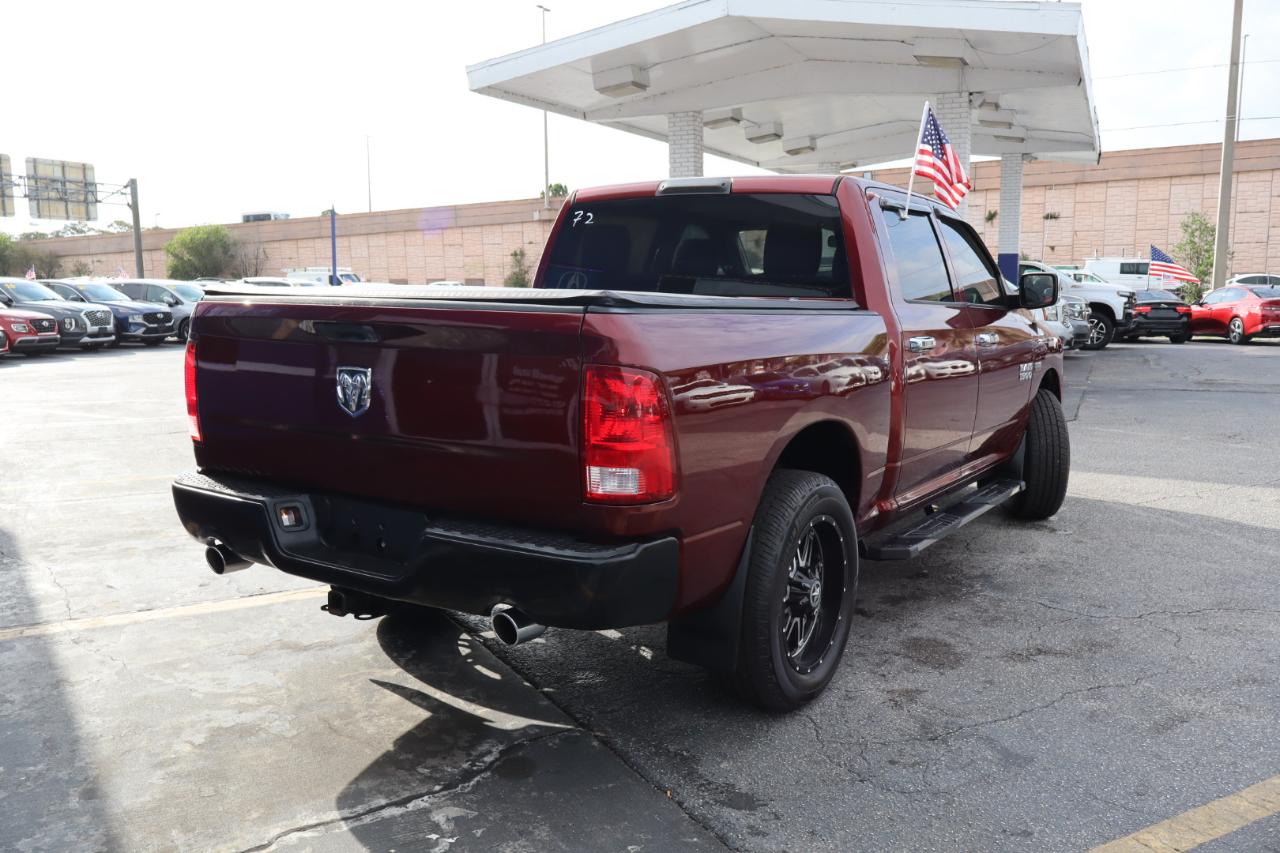 RAM 1500 4WD Crew Cab 140.5" Express 2016