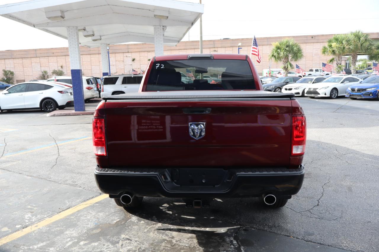 RAM 1500 4WD Crew Cab 140.5" Express 2016