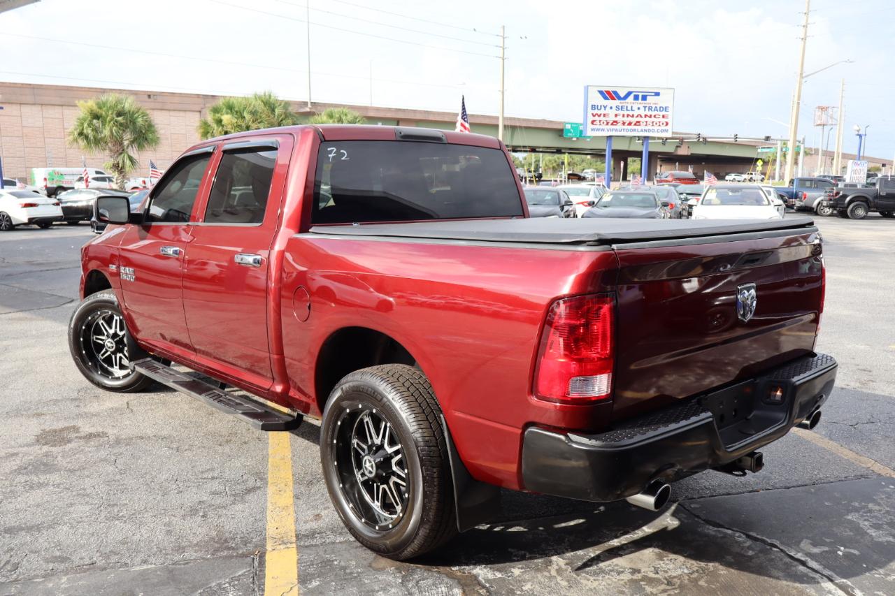 RAM 1500 4WD Crew Cab 140.5" Express 2016