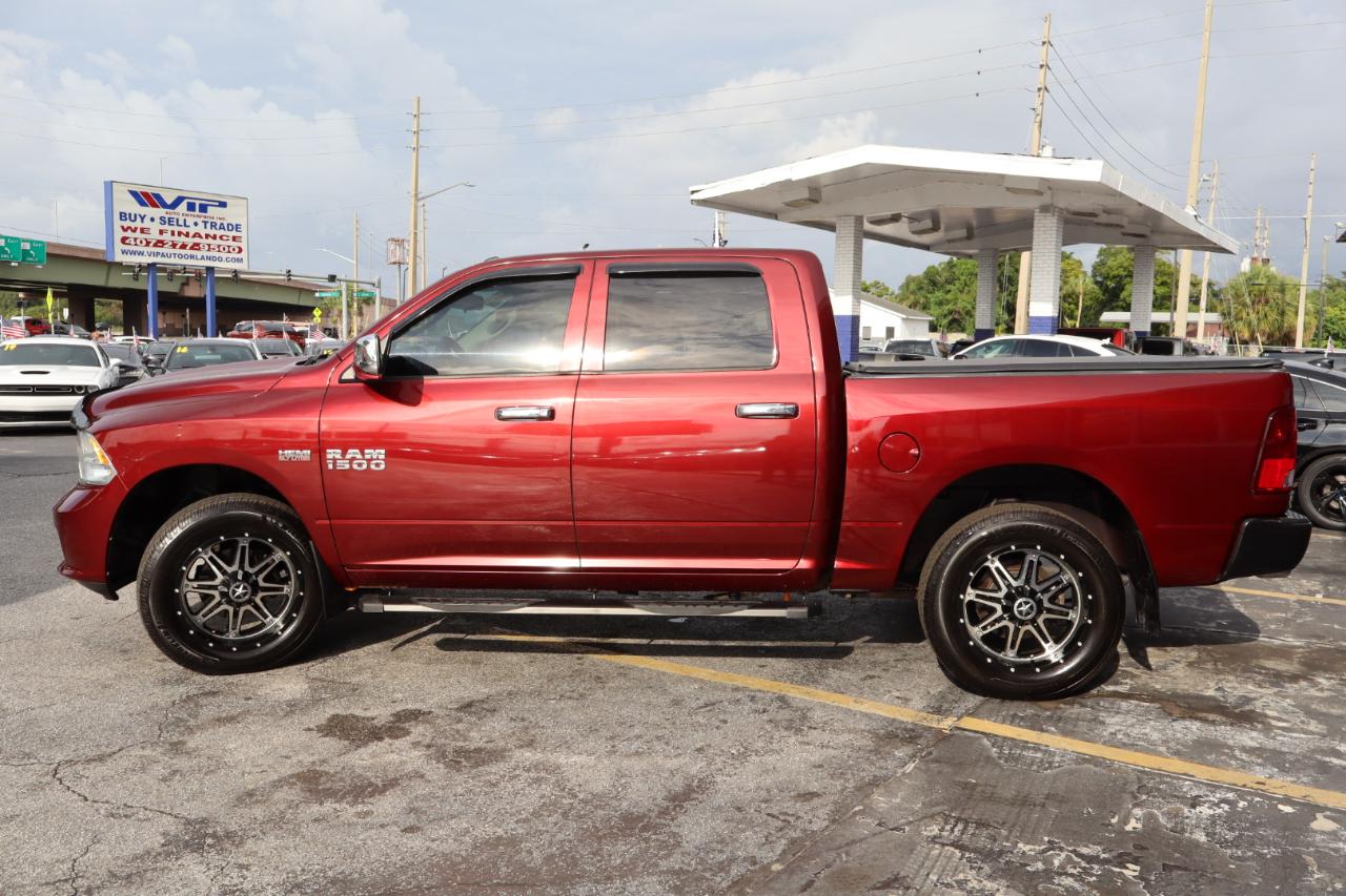 RAM 1500 4WD Crew Cab 140.5" Express 2016