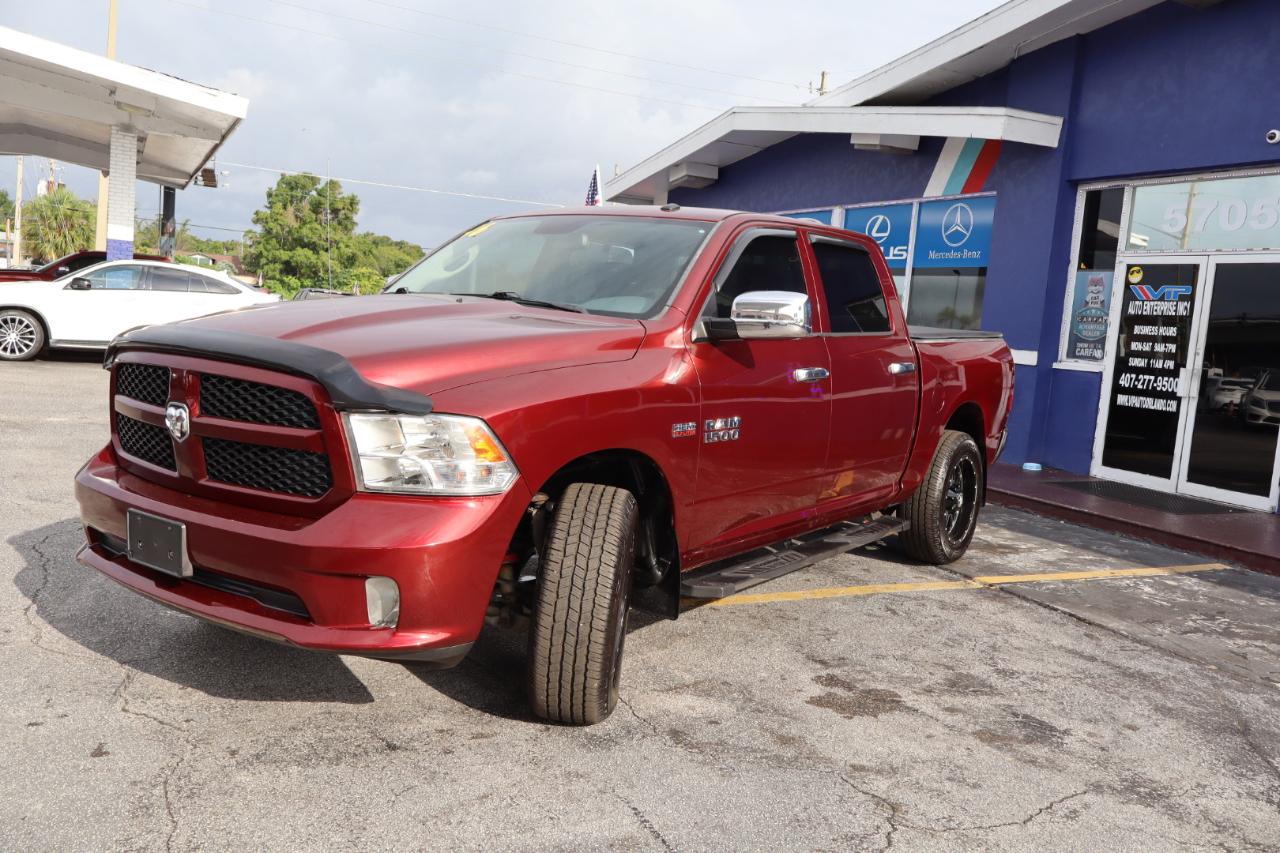 RAM 1500 4WD Crew Cab 140.5" Express 2016