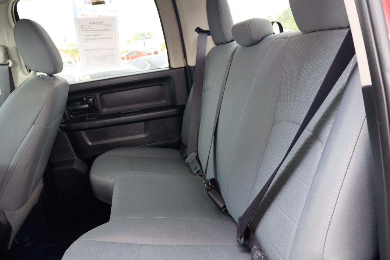 RAM 1500 4WD Crew Cab 140.5" Express 2016