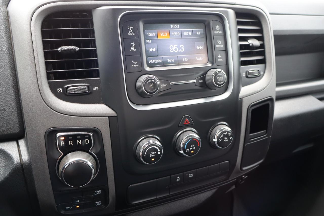 RAM 1500 4WD Crew Cab 140.5" Express 2016
